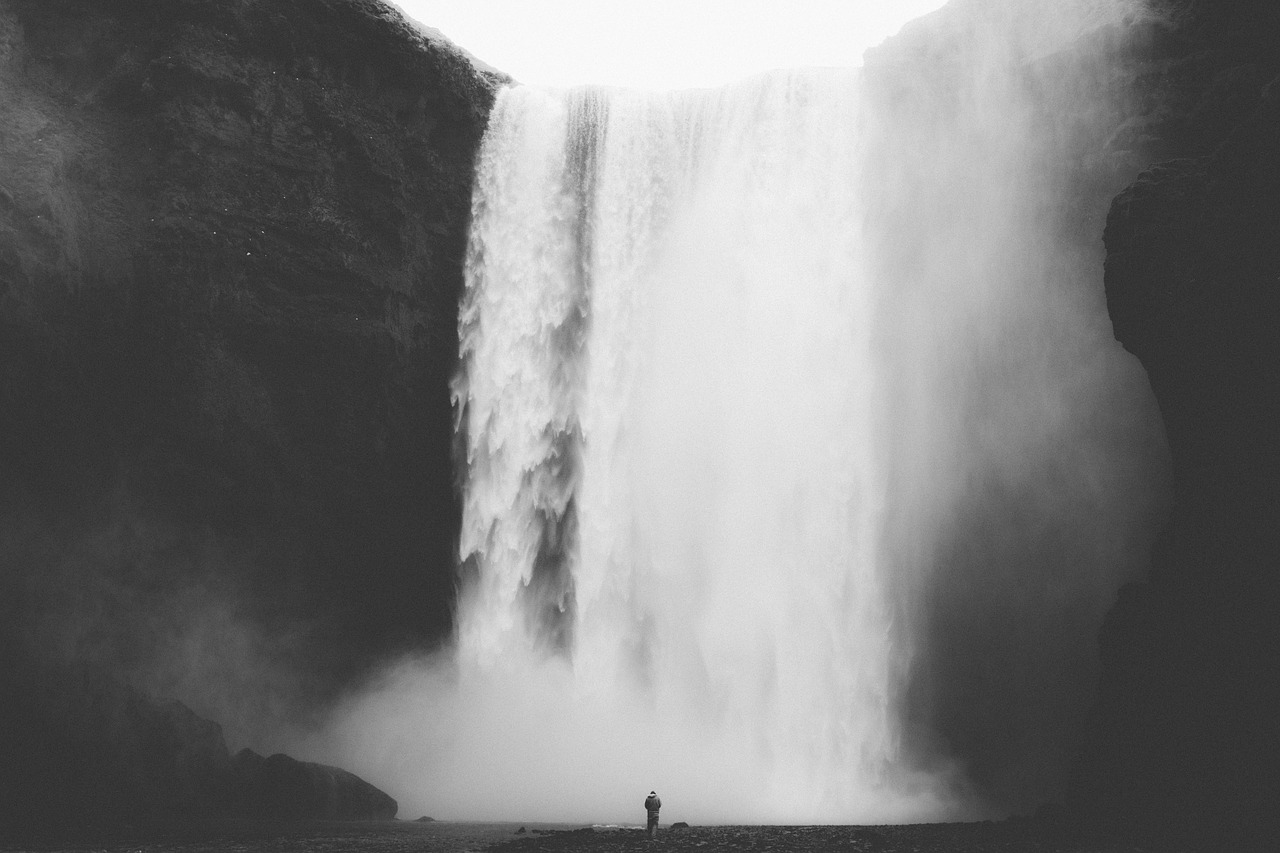waterfall-918822_1280- free-photos